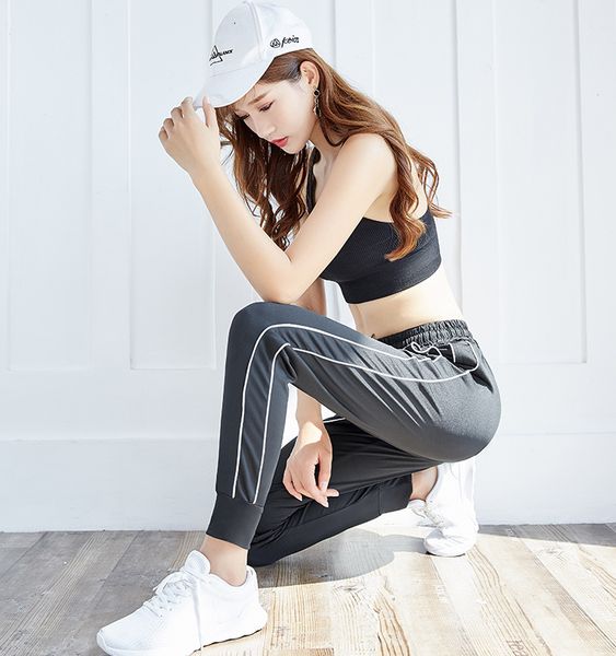 new yoga pants women loose sports trousers with pockets elastic gym workout trainning leggings fitness quick-dry running pants, White;red
new yoga pants women loose sports trousers with pockets elastic gym workout trainning leggings fitness quick-dry running pants, White;red