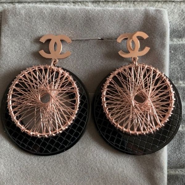 New 2019 deluxe famous Brand Design rose gold black large round dangle drop Earring Jewelry for Women Wedding engagement Gift Free Shipping
New 2019 deluxe famous Brand Design rose gold black large round dangle drop Earring Jewelry for Women Wedding engagement Gift Free Shipping