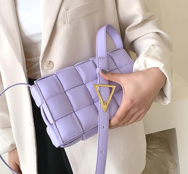 the most popular brand recommends women's high-quality shoulder bags, fashion woven design, magnetic buckle diagonal bag, work and leis
the most popular brand recommends women's high-quality shoulder bags, fashion woven design, magnetic buckle diagonal bag, work and leis