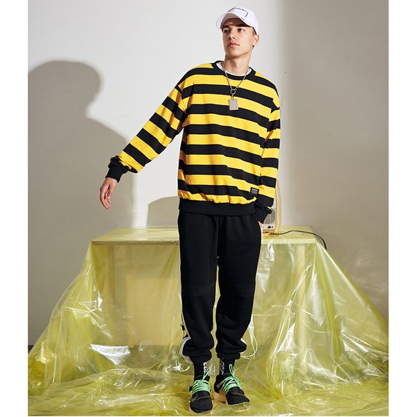 Mens Brand Sweater Mens Designer Oversize Striped Round Neck Mens Luxury Hoodies New Men Long Sleeve Clothing Asian Size M-2XL
Mens Brand Sweater Mens Designer Oversize Striped Round Neck Mens Luxury Hoodies New Men Long Sleeve Clothing Asian Size M-2XL