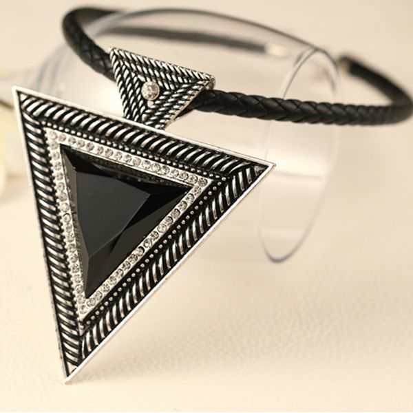 european and american necklace manufacturers wholesale fashion retro exaggerated leather rope triangle geometric gem clavicle, Silver
european and american necklace manufacturers wholesale fashion retro exaggerated leather rope triangle geometric gem clavicle, Silver
