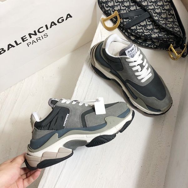 luxury fashiondesigner couple shoes jogging casual shoes basketball sneakers triple platform air cushion vintage men's brand size 35-45, Black
luxury fashiondesigner couple shoes jogging casual shoes basketball sneakers triple platform air cushion vintage men's brand size 35-45, Black