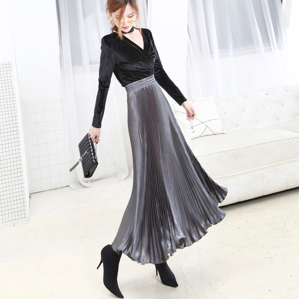 woman finger silver silver gold metallic feeling solid long shallow smokes high tail maxi rok, Black
woman finger silver silver gold metallic feeling solid long shallow smokes high tail maxi rok, Black