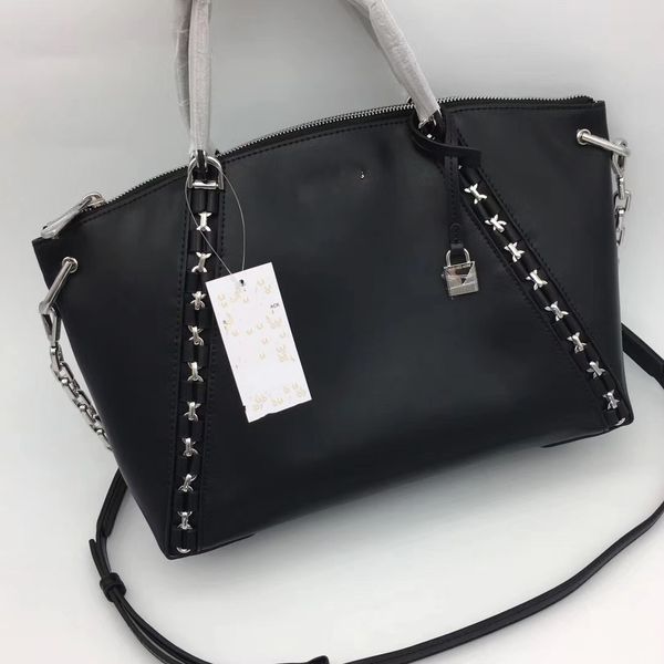 selling new dumplings female designer luxury ladies classic handbag personality fashion messenger shoulder bag 31/23/10
selling new dumplings female designer luxury ladies classic handbag personality fashion messenger shoulder bag 31/23/10