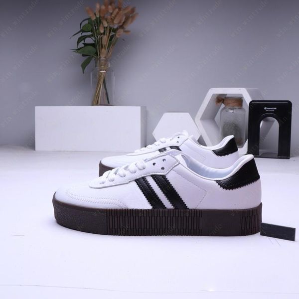 2020 luxury casual shoes sambarose black blue green grey red white yellow men women brand design breathable casual shoes eur size 36-45
2020 luxury casual shoes sambarose black blue green grey red white yellow men women brand design breathable casual shoes eur size 36-45
