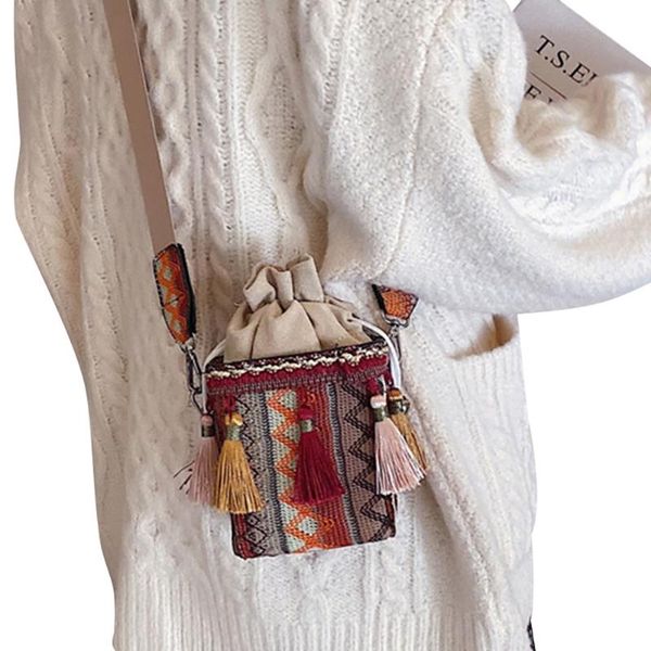2020 ladies ethnic style tassel decoration mixed color shoulder bag girls wide shoulder strap crossbody bag casual messenger
2020 ladies ethnic style tassel decoration mixed color shoulder bag girls wide shoulder strap crossbody bag casual messenger