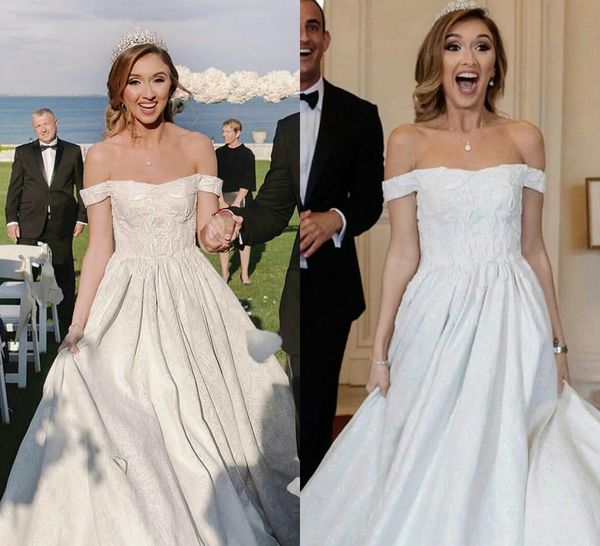 2020 modern wedding dresses lace off the shoulder sweetheart neck bridal wedding dress sweep trian satin vestidos de novia, White
2020 modern wedding dresses lace off the shoulder sweetheart neck bridal wedding dress sweep trian satin vestidos de novia, White