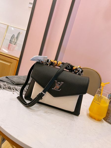 luxurys designers brand women handbags design solid color alphabet embroidery bracelet wallet leather chain bag crossbody bags 0164
luxurys designers brand women handbags design solid color alphabet embroidery bracelet wallet leather chain bag crossbody bags 0164