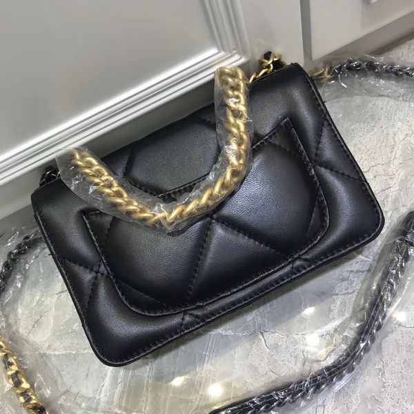spot 2019 winter new european and american style leather handbag solid color small square package lingge
spot 2019 winter new european and american style leather handbag solid color small square package lingge