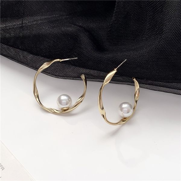 s925 silver needle korean temperament simple and generous metal circle pearl earrings girl retro hong kong style personality earrings, Golden;silver
s925 silver needle korean temperament simple and generous metal circle pearl earrings girl retro hong kong style personality earrings, Golden;silver