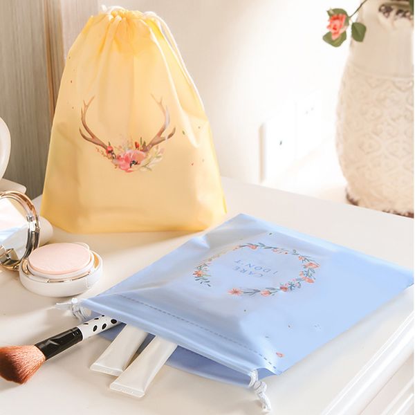 travel makeup bags clothing shoes pouch handbag storage bags portable drawstring luggage organization saving place
travel makeup bags clothing shoes pouch handbag storage bags portable drawstring luggage organization saving place