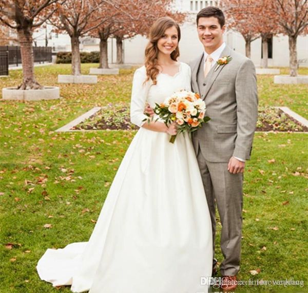 2019 white wedding dress elegant v-neck 3/4 long sleeves lace appliques church country garden bride bridal gown custom made plus size
2019 white wedding dress elegant v-neck 3/4 long sleeves lace appliques church country garden bride bridal gown custom made plus size