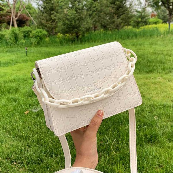 new french design fashion stone pattern handbag & elegant chain square bag shoulder bag crossbody width 22cm height 16cm
new french design fashion stone pattern handbag & elegant chain square bag shoulder bag crossbody width 22cm height 16cm