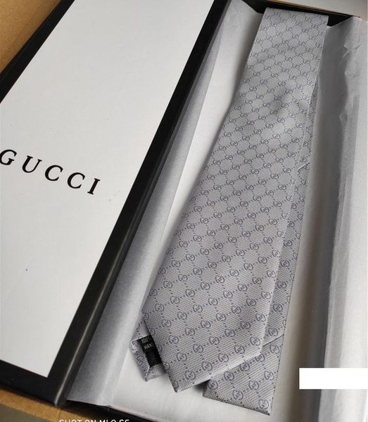 высокого качество бренда дизайнер галстук 100% шелковый галстук с сальниковым 7.5cm классических галстуки издания бренд мужского случайный у, Blue;purple
высокого качество бренда дизайнер галстук 100% шелковый галстук с сальниковым 7.5cm классических галстуки издания бренд мужского случайный у, Blue;purple