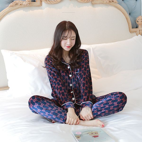 pajamas women's winter comfort gold velvet casual long sleeve two-piece korean girl lapel cardigan home service set, White
pajamas women's winter comfort gold velvet casual long sleeve two-piece korean girl lapel cardigan home service set, White