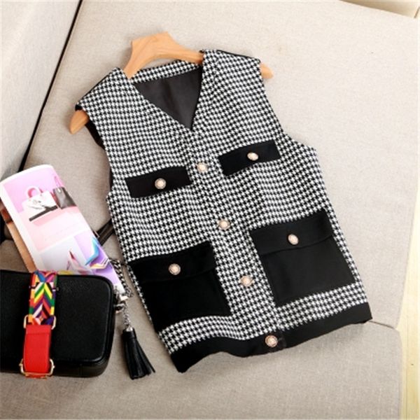 ests for women cotton linen single breasted sleeveless cardigan female 2020 stylish v neck waistcoat plus size s-4xl rm50149, Black;white
ests for women cotton linen single breasted sleeveless cardigan female 2020 stylish v neck waistcoat plus size s-4xl rm50149, Black;white