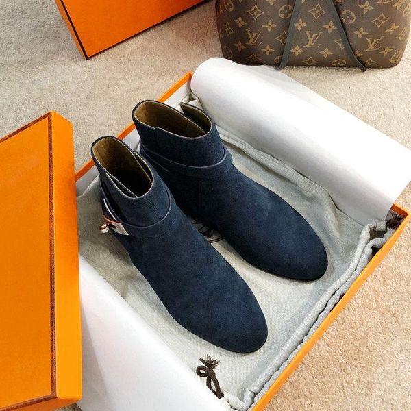 nh3 new yangjing boots high-quality high-end sports shoes leather flat-soled outdoor tennis shoes delivery size 35-40, Black
nh3 new yangjing boots high-quality high-end sports shoes leather flat-soled outdoor tennis shoes delivery size 35-40, Black