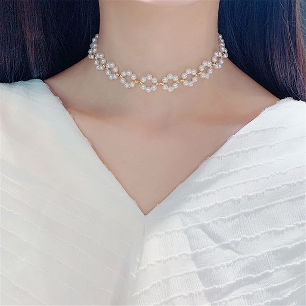 2019 new korean vintage chic simulated pearls necklaces simple elegant pendants white flower choker girl jewelry metal chain, Golden;silver
2019 new korean vintage chic simulated pearls necklaces simple elegant pendants white flower choker girl jewelry metal chain, Golden;silver