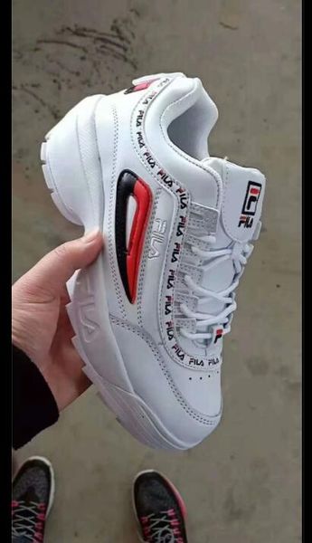 Hot2019 fa hion pari 17fw triple neaker triple ca ual dad hoe for men 039 women beige black ceahp port de igner hoe ize 36 40 
Hot2019 fa hion pari 17fw triple neaker triple ca ual dad hoe for men 039 women beige black ceahp port de igner hoe ize 36 40