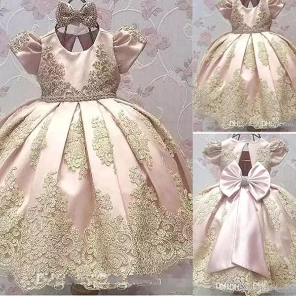 2020 short sleeves flower girl dresses big bow toddler jewel gold applique kids communion dress birthday party pageant gown, White;blue
2020 short sleeves flower girl dresses big bow toddler jewel gold applique kids communion dress birthday party pageant gown, White;blue
