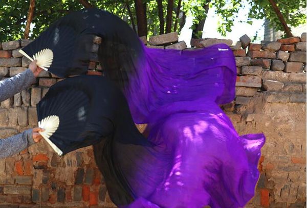 customized black start silk fan veils folding long fan belly dace stage performance props purple pink gradient ing, Black;red
customized black start silk fan veils folding long fan belly dace stage performance props purple pink gradient ing, Black;red
