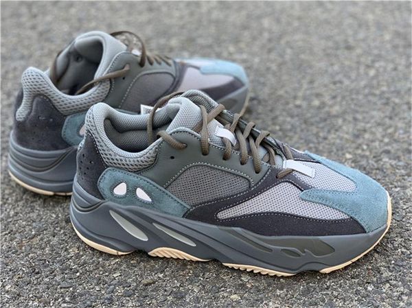 2019 release authentic 700 carbon blue wave runner kanye west running shoes man woman magnet tephra vanta utility black sneakers with box, White;red
2019 release authentic 700 carbon blue wave runner kanye west running shoes man woman magnet tephra vanta utility black sneakers with box, White;red