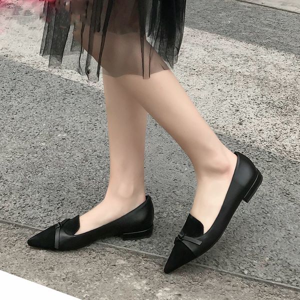 2019 women pumps low heel cow leather+kid suede pointed toe butterfly-knot spring fashion shallow single shoes, Black
2019 women pumps low heel cow leather+kid suede pointed toe butterfly-knot spring fashion shallow single shoes, Black