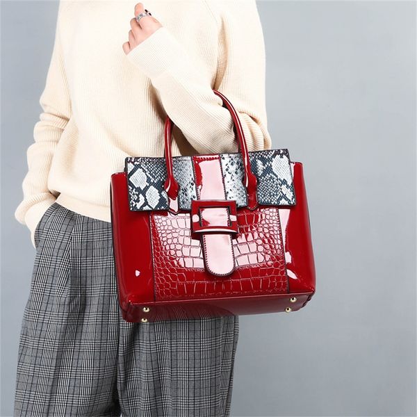 women snake skin male shoulder bags vintage large capacity crossbody bags retro snake grain ladies zipper handbag bolsa feminina
women snake skin male shoulder bags vintage large capacity crossbody bags retro snake grain ladies zipper handbag bolsa feminina