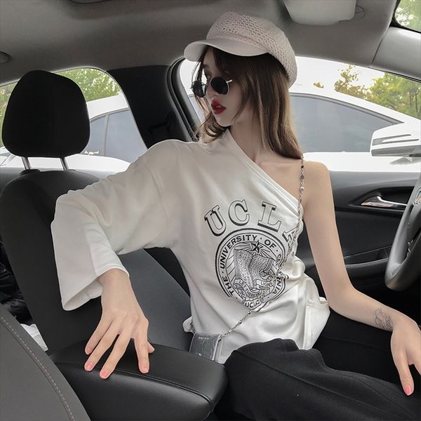 2019 pullover summer style shoulder-sloping shoulder-exposed letter printing figure pullover sweater irregular single sleeve fashionable, White
2019 pullover summer style shoulder-sloping shoulder-exposed letter printing figure pullover sweater irregular single sleeve fashionable, White