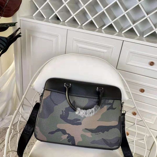 the designer designs high-quality italian napa calfskin hardware accessories men's essential backpack, which feels super good. size 38
the designer designs high-quality italian napa calfskin hardware accessories men's essential backpack, which feels super good. size 38