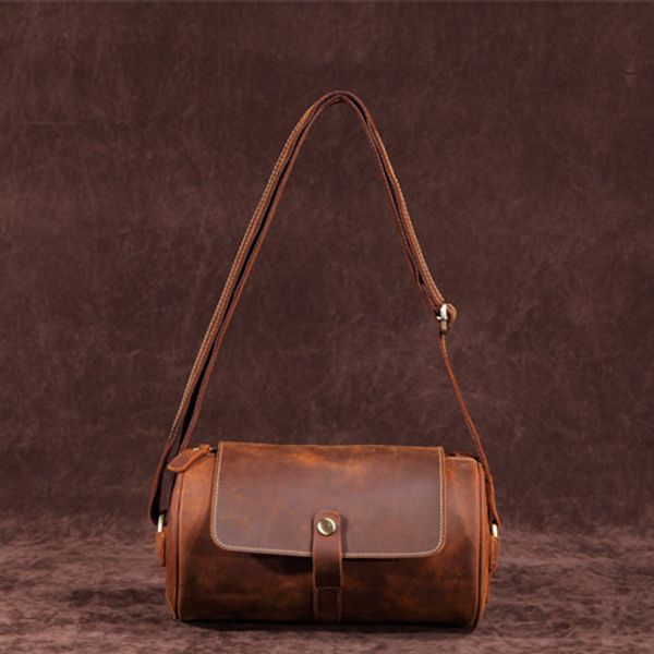 lovely unique design natural crazy horse leather women shoulder bag vintage crossbody bags genuine leather barrel-shaped bag
lovely unique design natural crazy horse leather women shoulder bag vintage crossbody bags genuine leather barrel-shaped bag