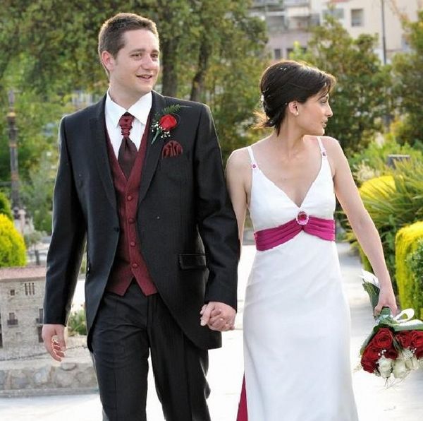 classic design black groom tuxedos peak lapel one button groomsmen mens wedding dress excellent man suits(jacket+pants+vest+tie) 363, Black;gray
classic design black groom tuxedos peak lapel one button groomsmen mens wedding dress excellent man suits(jacket+pants+vest+tie) 363, Black;gray