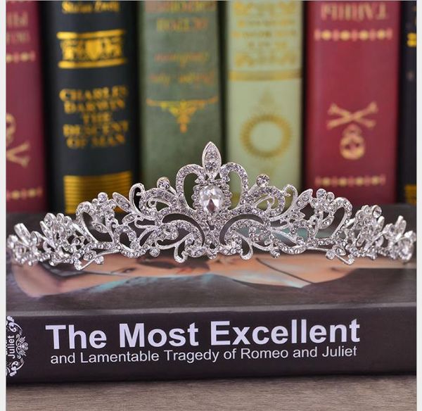 bride hair ornament wedding water drill ornament studio films wedding modeling ornaments, Slivery;golden
bride hair ornament wedding water drill ornament studio films wedding modeling ornaments, Slivery;golden
