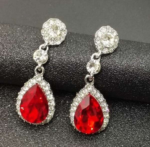 new european and american vogue is ablutter drop crystal earring exaggerates individual character vogue classic and delicate grace, Silver
new european and american vogue is ablutter drop crystal earring exaggerates individual character vogue classic and delicate grace, Silver