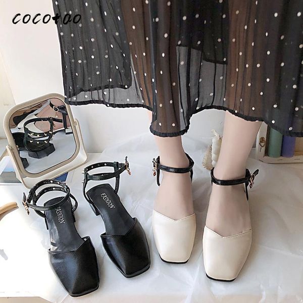 2020 new summer sandals female low-heeled students baotou square head soft bottom light casual shoes wild fashion trend wind, Black
2020 new summer sandals female low-heeled students baotou square head soft bottom light casual shoes wild fashion trend wind, Black
