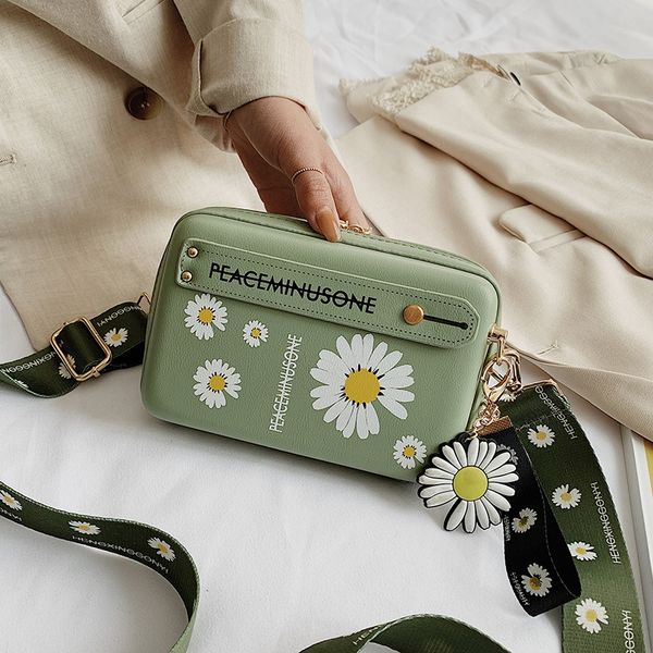 новый стиль женщины мешок bolsas мешок плеча мода малый ромашка малый квадрат сумочка ремешок на запястье crossbody bolsos mujer 2020
новый стиль женщины мешок bolsas мешок плеча мода малый ромашка малый квадрат сумочка ремешок на запястье crossbody bolsos mujer 2020
