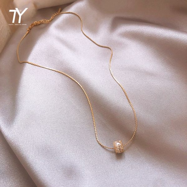 2020 new classic small waist shape pendant fashion collarbone chain south korean women's jewelry temperament short necklace, Golden;silver
2020 new classic small waist shape pendant fashion collarbone chain south korean women's jewelry temperament short necklace, Golden;silver
