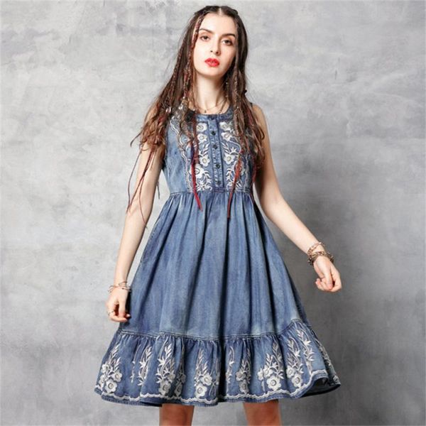 women's denim tank dress 2020 summer women dresses single breasted o-neck flower embroidery sundress vintage vestidos female, Black;gray
women's denim tank dress 2020 summer women dresses single breasted o-neck flower embroidery sundress vintage vestidos female, Black;gray