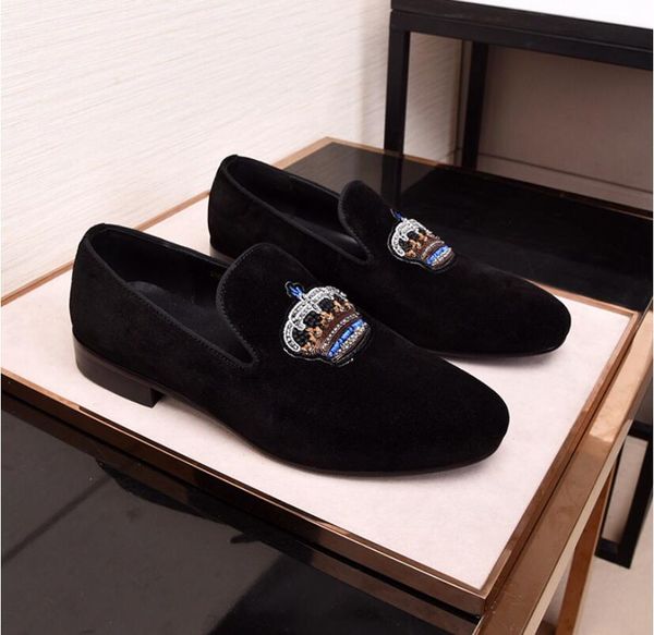 new arrival men charming glitter embroidery crown flats velvet dress gentleman shoes male wedding homecoming groom prom shoes, Black
new arrival men charming glitter embroidery crown flats velvet dress gentleman shoes male wedding homecoming groom prom shoes, Black