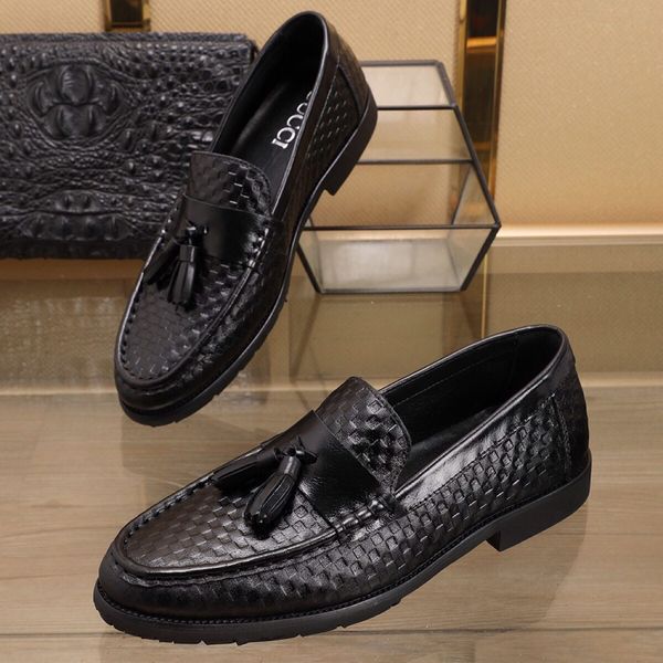 2020new style fashion designer shoes luxury men office dress shoes party wedding casual shoes triple platform men shoe classic black 38-45, Red;white
2020new style fashion designer shoes luxury men office dress shoes party wedding casual shoes triple platform men shoe classic black 38-45, Red;white
