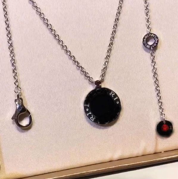 luxury designer jewelry women necklace 2019 new nacklace couple necklace sterling silver necklace with black agate
luxury designer jewelry women necklace 2019 new nacklace couple necklace sterling silver necklace with black agate