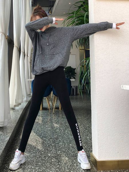 2020 new fashion womens designer pants casual skinny letter print womens pants black gray thin ladies pant asian size s-3xl
2020 new fashion womens designer pants casual skinny letter print womens pants black gray thin ladies pant asian size s-3xl