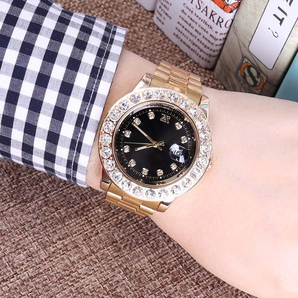 2018 diamond watche relogio masculino mens watches Luxury dress designer fashion Black Dial Calendar gold Bracelet Folding Clasp Master Male
2018 diamond watche relogio masculino mens watches Luxury dress designer fashion Black Dial Calendar gold Bracelet Folding Clasp Master Male