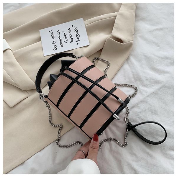 pu leather women's shoulder bag 2020 new female bucket handbag summer beach bag stripe crossbody messenger bags bohemian tote
pu leather women's shoulder bag 2020 new female bucket handbag summer beach bag stripe crossbody messenger bags bohemian tote