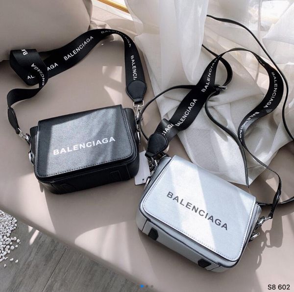 women's 2020 new selling classic women's shoulder bag handbag wild handbag messenger bag backpack wallet
women's 2020 new selling classic women's shoulder bag handbag wild handbag messenger bag backpack wallet