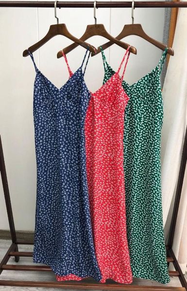 2020 new women chic spaghetti strap sleeveless dress flower and star print french fresh trumpet mermaid midi dress, Black;gray
2020 new women chic spaghetti strap sleeveless dress flower and star print french fresh trumpet mermaid midi dress, Black;gray