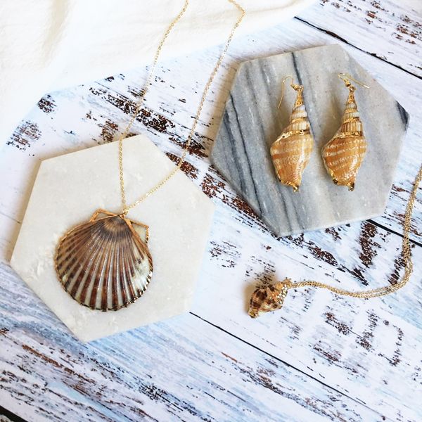 coco&willow big natural shell pendant chain necklace for women and girls conch trendy statement necklace fashion jewelry 2019, Silver
coco&willow big natural shell pendant chain necklace for women and girls conch trendy statement necklace fashion jewelry 2019, Silver