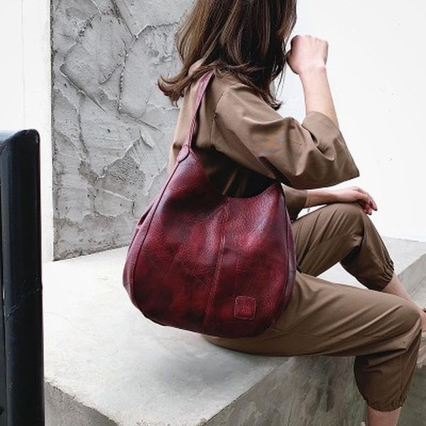 2020 soft leather european and american style bag shoulder bag handbag multi compartment ladies crossbody
2020 soft leather european and american style bag shoulder bag handbag multi compartment ladies crossbody