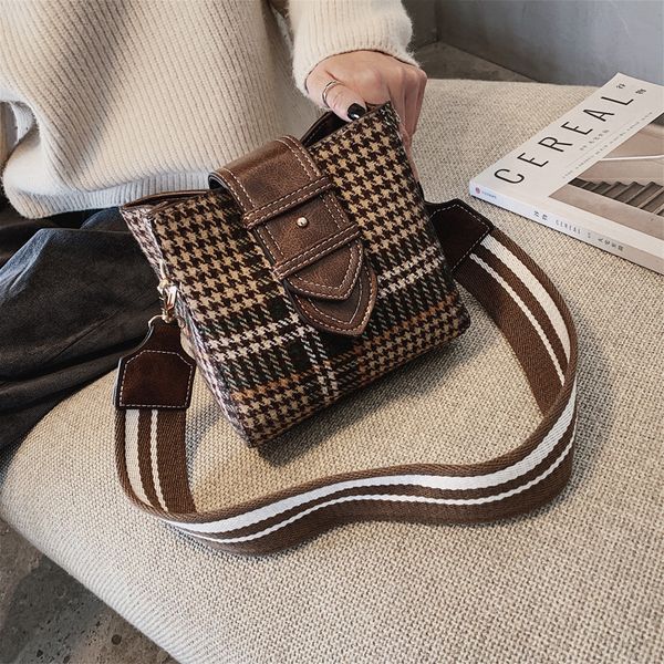 женская мода luxury designer маленькая сумка новый корейский стиль pu ретро ведро сумка широкополосный дикий плечо ulzzang сумка
женская мода luxury designer маленькая сумка новый корейский стиль pu ретро ведро сумка широкополосный дикий плечо ulzzang сумка