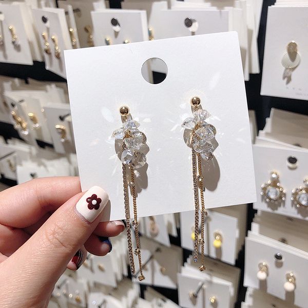2019 the new temperament joker flowers crystal long tassel women drop earrings, Silver
2019 the new temperament joker flowers crystal long tassel women drop earrings, Silver